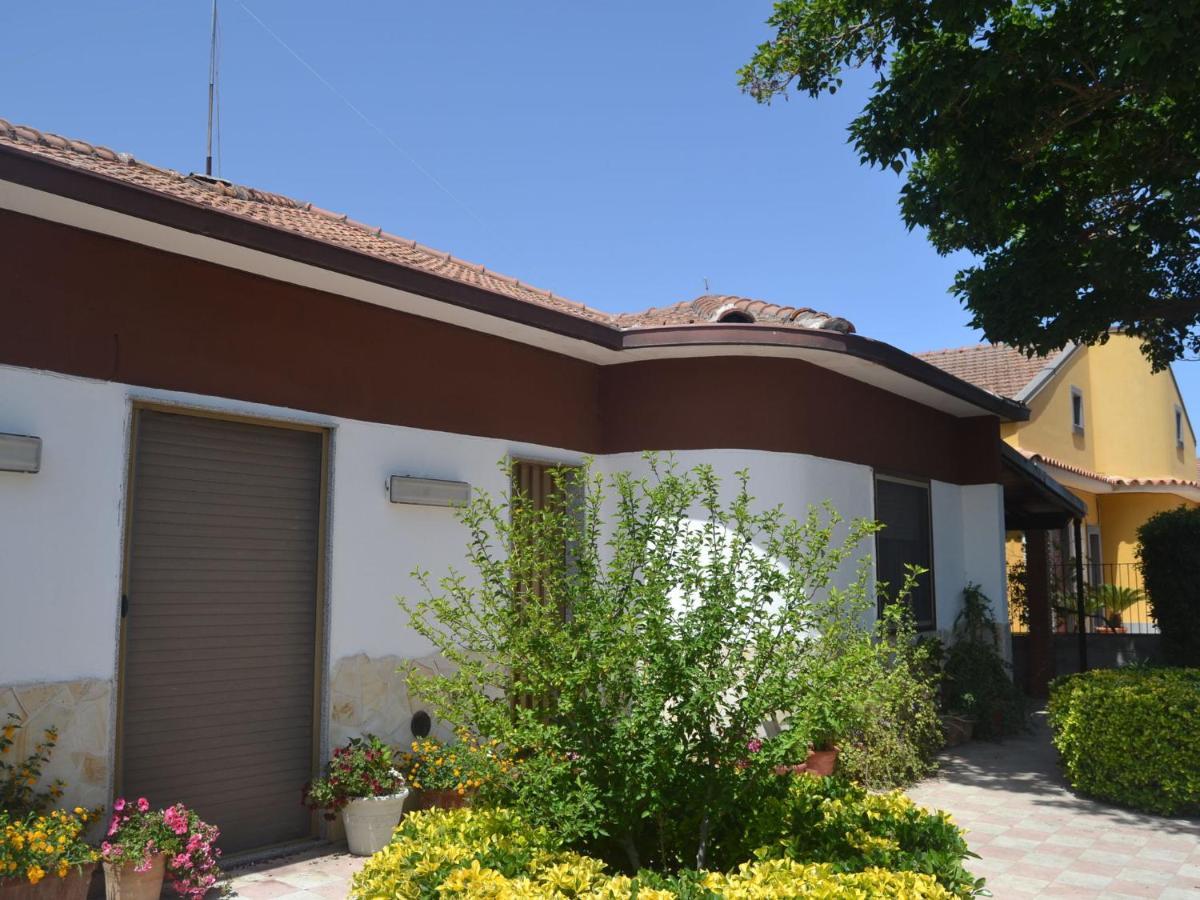 Villa Casa unifamiliar con jard n privado Agnone Bagni Exterior foto
