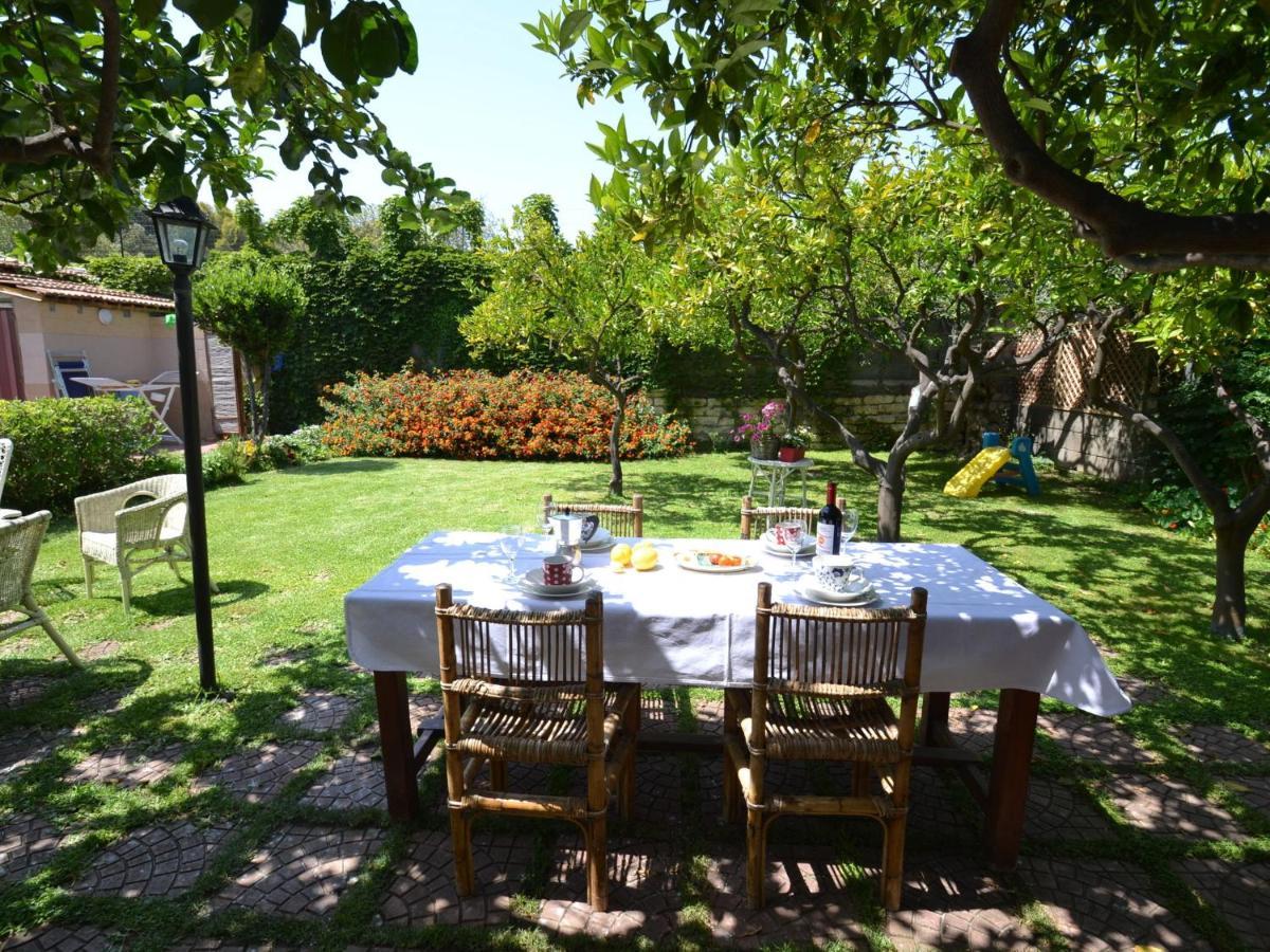 Villa Casa unifamiliar con jard n privado Agnone Bagni Exterior foto